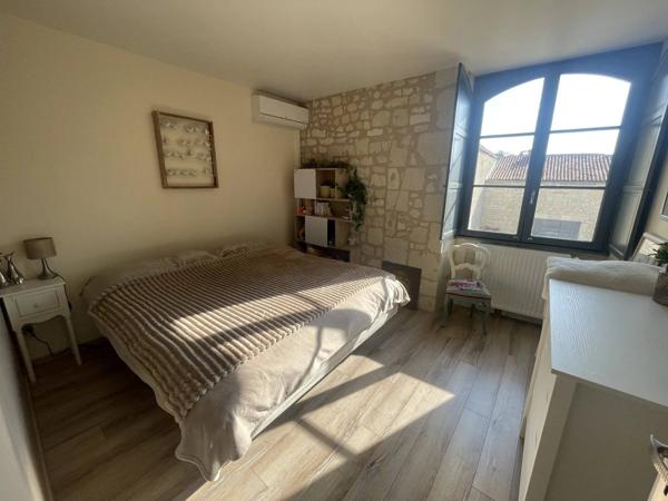 Propriété en pierre avec grand garage – Cœur de LOUDUN (86)