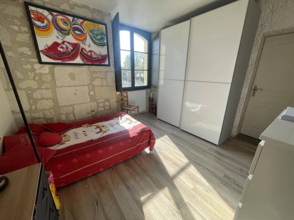 Propriété en pierre avec grand garage – Cœur de LOUDUN (86)
