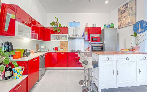 Maison à vendre    5 pièces • 126 m2 Nice