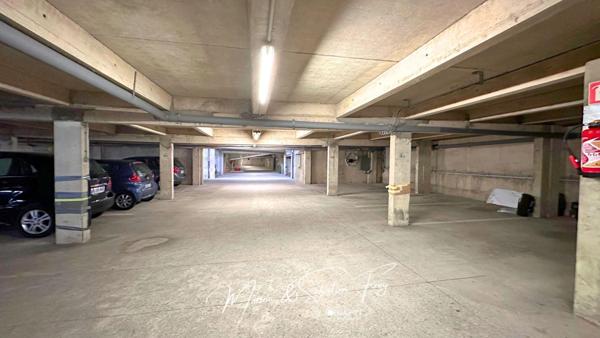 Appartement avec vue dégagée, parking et box