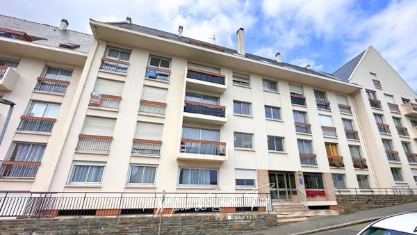 Appartement avec vue dégagée, parking et box