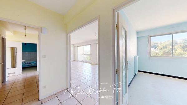 Appartement avec vue dégagée, parking et box