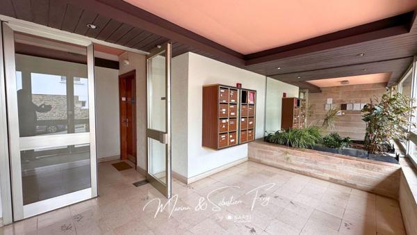 Appartement avec vue dégagée, parking et box