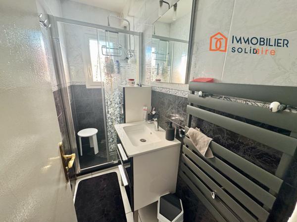 Maison familiale avec beau potentiel d’aménagement