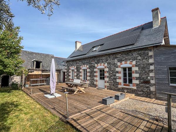 Maison Rives Du Loir En Anjou 8 pièce(s) 197 m2