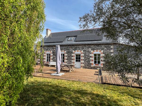 Maison Rives Du Loir En Anjou 8 pièce(s) 197 m2