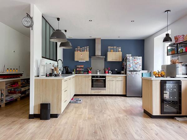 Maison Rives Du Loir En Anjou 8 pièce(s) 197 m2