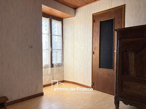 Maison de village avec dépendance et terrain