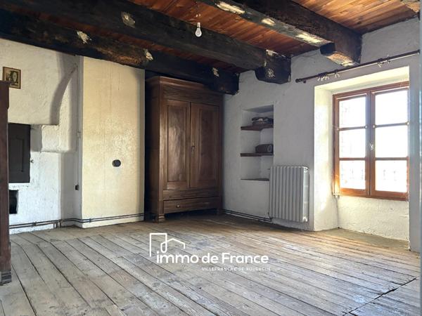 Maison de village avec dépendance et terrain