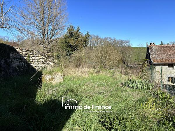 Maison de village avec dépendance et terrain