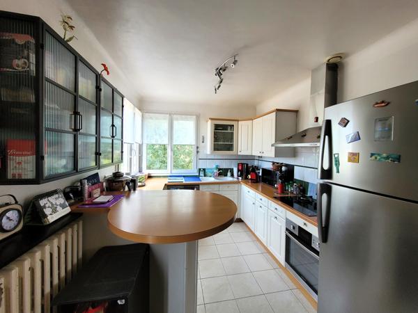 Maison
         5 pièces
        - 100 m²