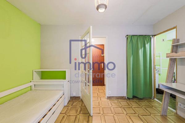 Studio en ville (entre Gare et Victor Hugo) avec terrasse