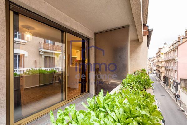 Studio en ville (entre Gare et Victor Hugo) avec terrasse