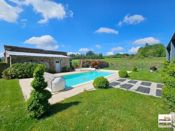 Deux maisons avec dépendances, piscine, terrasse, jardins