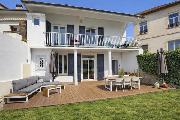 MOIRANS – Centre-ville – Maison de ville  de 170m² avec jardin et vue montagnes