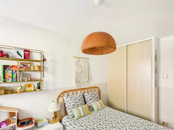 Appartement parfaitement rénové en rez de jardin avec terrasse et garage à Aix-en-Provence