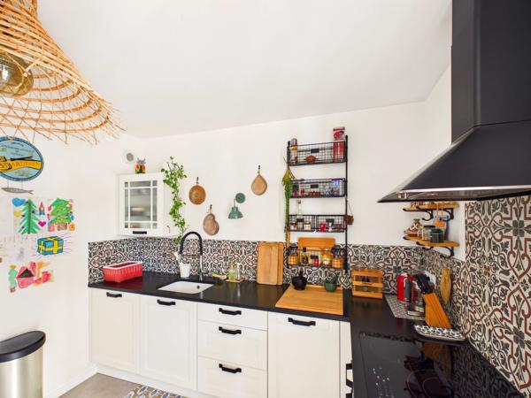 Appartement parfaitement rénové en rez de jardin avec terrasse et garage à Aix-en-Provence