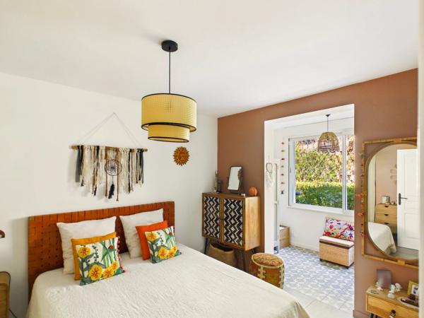 Appartement parfaitement rénové en rez de jardin avec terrasse et garage à Aix-en-Provence
