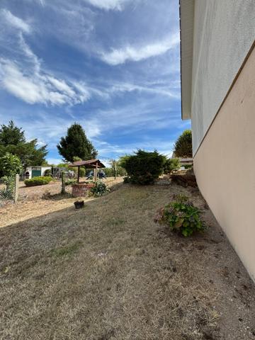 MAISON 100 m² AVEC JARDIN CLOS ET PUITS