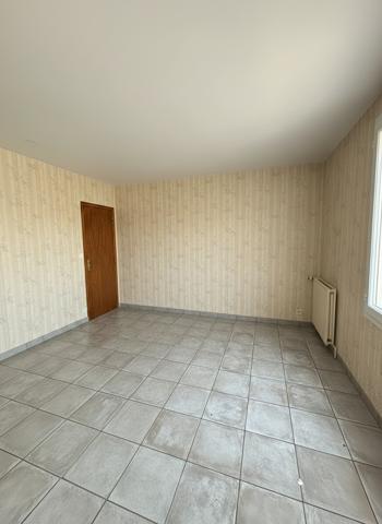 MAISON 100 m² AVEC JARDIN CLOS ET PUITS