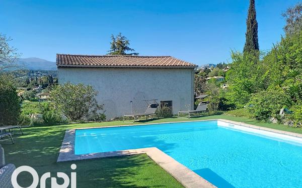 Maison à vendre    5 pièces •  La Colle-sur-Loup
