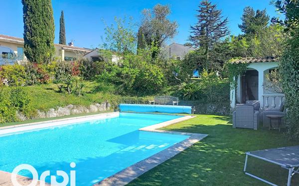 Maison à vendre    5 pièces •  La Colle-sur-Loup