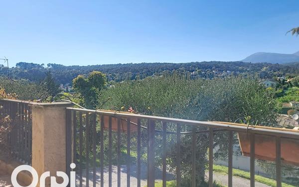 Maison à vendre    5 pièces •  La Colle-sur-Loup
