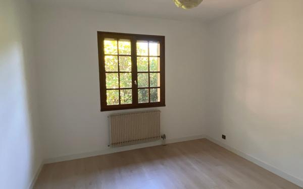 Maison à vendre    5 pièces •  Vielle-Saint-Girons