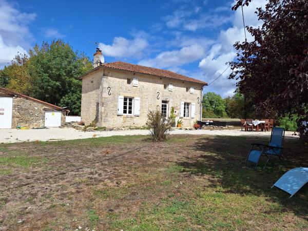 Belle propriété avec terrain et dépendances