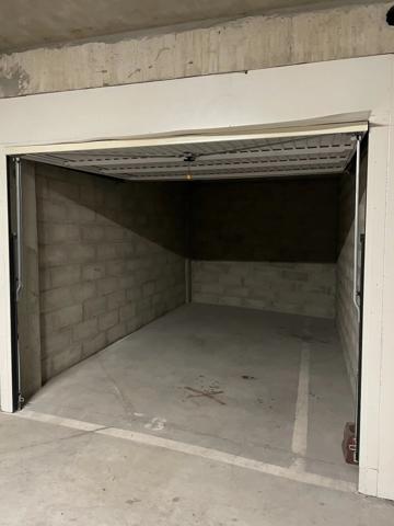 Location                                                      Parking
                        
                                         18 m2                     à Pontault-Combault