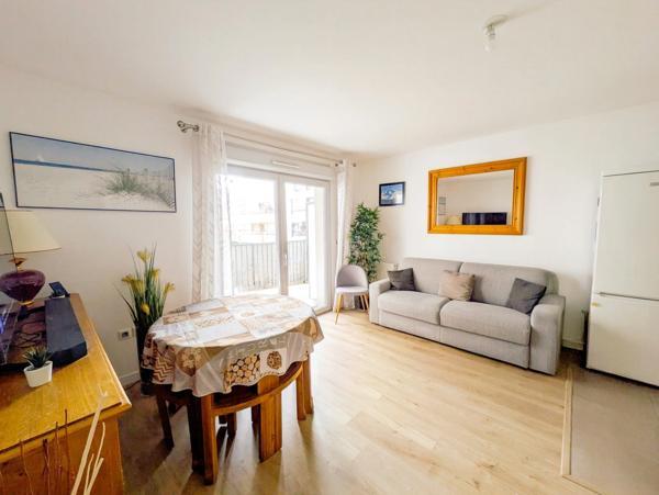 Exclusivité Montigny-Beauchamp : 2 pièces récent avec balcon, parking et gare à pied !