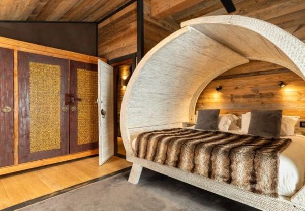 ENSEMBLE ALPIN ULTRA-PREMIUM de 3 400 m² à TIGNES (73) 5 Chalets haut de gamme , accès ski au pied, vue, piscine .