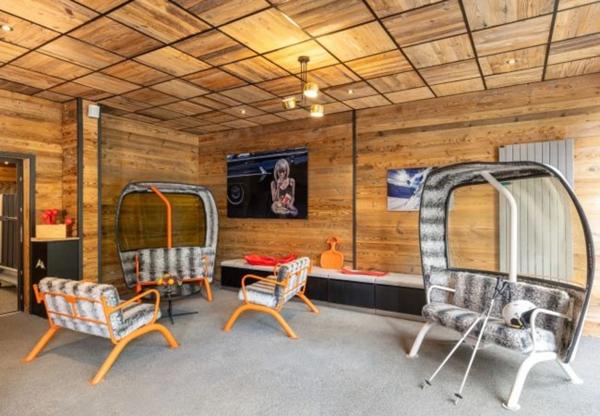 ENSEMBLE ALPIN ULTRA-PREMIUM de 3 400 m² à TIGNES (73) 5 Chalets haut de gamme , accès ski au pied, vue, piscine .