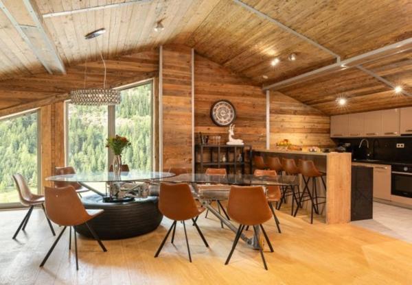 ENSEMBLE ALPIN ULTRA-PREMIUM de 3 400 m² à TIGNES (73) 5 Chalets haut de gamme , accès ski au pied, vue, piscine .