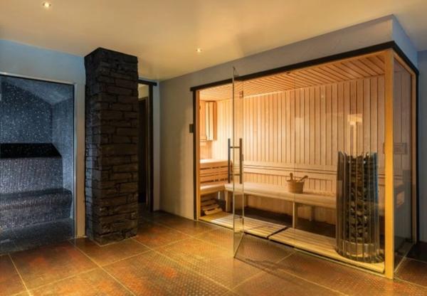 ENSEMBLE ALPIN ULTRA-PREMIUM de 3 400 m² à TIGNES (73) 5 Chalets haut de gamme , accès ski au pied, vue, piscine .