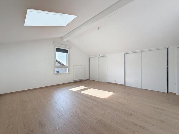 Appartement T4 attique 100m2 à vendre - BRENTHONNE (74)