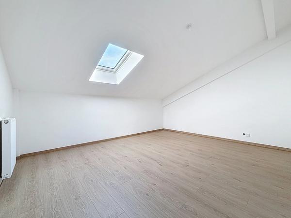 Appartement T4 attique 100m2 à vendre - BRENTHONNE (74)