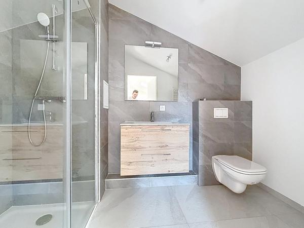 Appartement T4 attique 100m2 à vendre - BRENTHONNE (74)