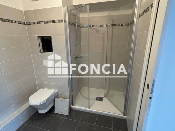 Location Appartement 2 pièces 42.57 m² - CHEMIN DE LA COTE SAINTE CATHERINE Le Plessis Robinson 92350