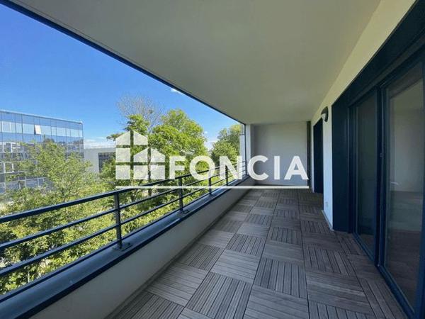 Location Appartement 2 pièces 42.57 m² - CHEMIN DE LA COTE SAINTE CATHERINE Le Plessis Robinson 92350