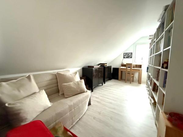 Vente                                                      Maison
                        
                     6 pièces                      142 m2                     à Coulaines