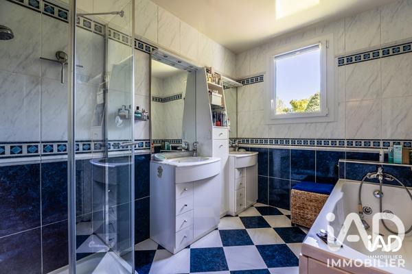 Maison à vendre 10 pièces 232 m² Bornel