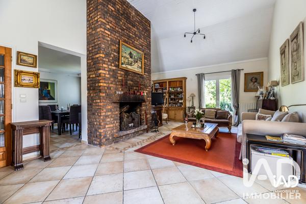 Maison à vendre 10 pièces 232 m² Bornel