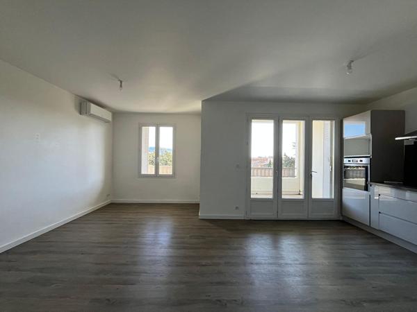 APPARTEMENT T3 - TERRASSE + GRANDE TERRASSE SUR TOIT - CLIMATISATION - CAVE