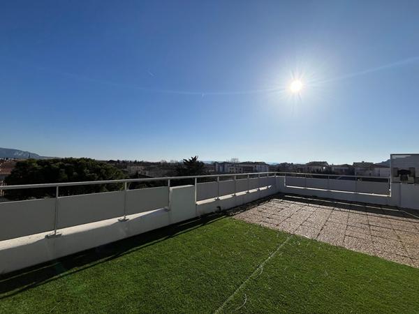 APPARTEMENT T3 - TERRASSE + GRANDE TERRASSE SUR TOIT - CLIMATISATION - CAVE
