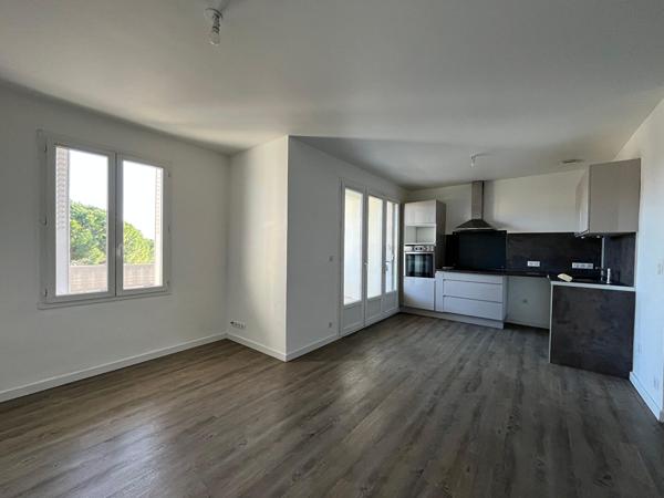 APPARTEMENT T3 - TERRASSE + GRANDE TERRASSE SUR TOIT - CLIMATISATION - CAVE