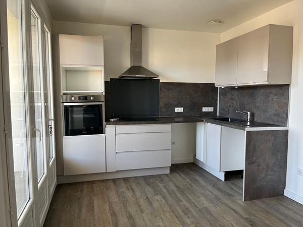 APPARTEMENT T3 - TERRASSE + GRANDE TERRASSE SUR TOIT - CLIMATISATION - CAVE