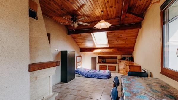 À vendre – Maison individuelle familiale T5, style savoyard, grand jardin et grand garage