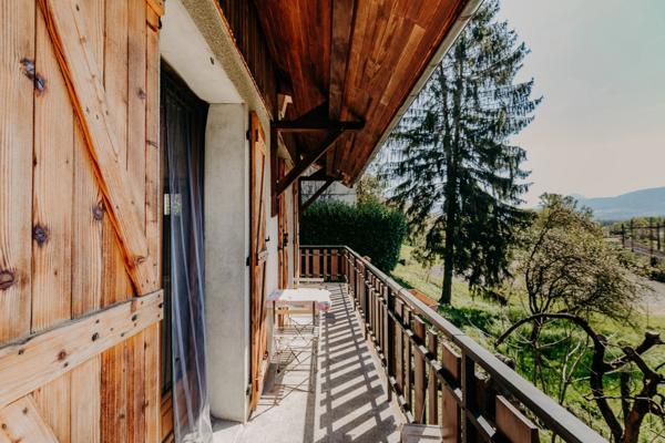 À vendre – Maison individuelle familiale T5, style savoyard, grand jardin et grand garage