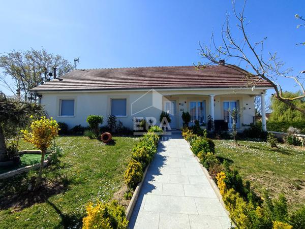 Maison Le Deschaux 5 pièce(s) + sous-sol entièrement aménagé + dépendances...